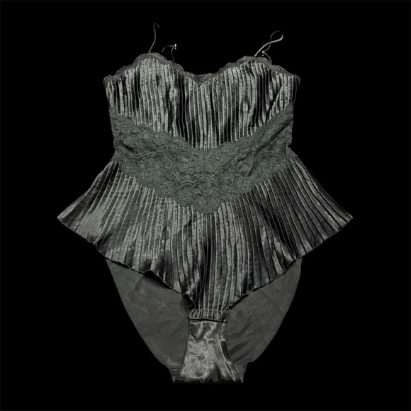 Delicates Black Pleated Chemise - Picture 1 of 3